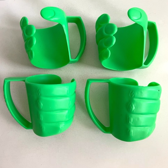 Vintage Set of 4 Promo 7-Eleven Green Plastic Monster Hand Drink Holders - Picture 4 of 6